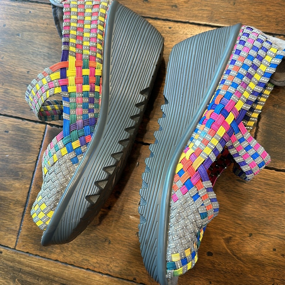 Bernie Mev Halle Wedge Rainbow with Silver Details and Gray Platform Euro Sz. 40